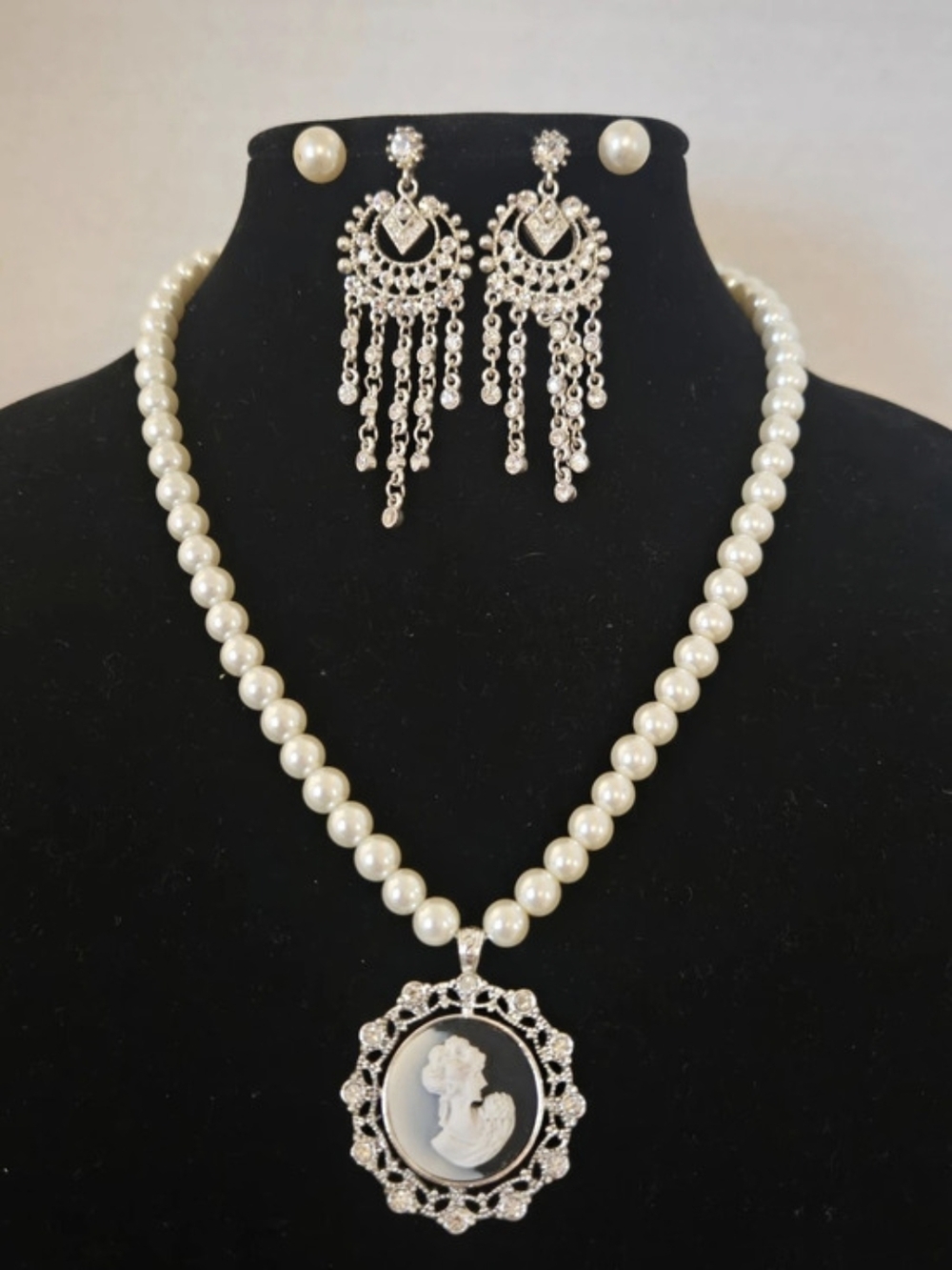 Pearl Cameo Necklace & Earrings Set